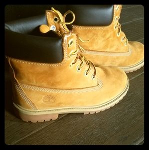 Boy's Timberland/Butter Boots